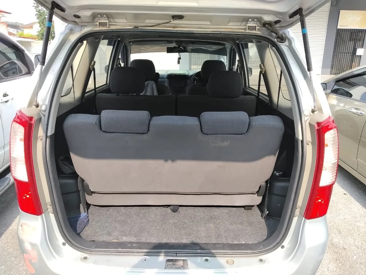 Toyota Avanza Auto - Image 6