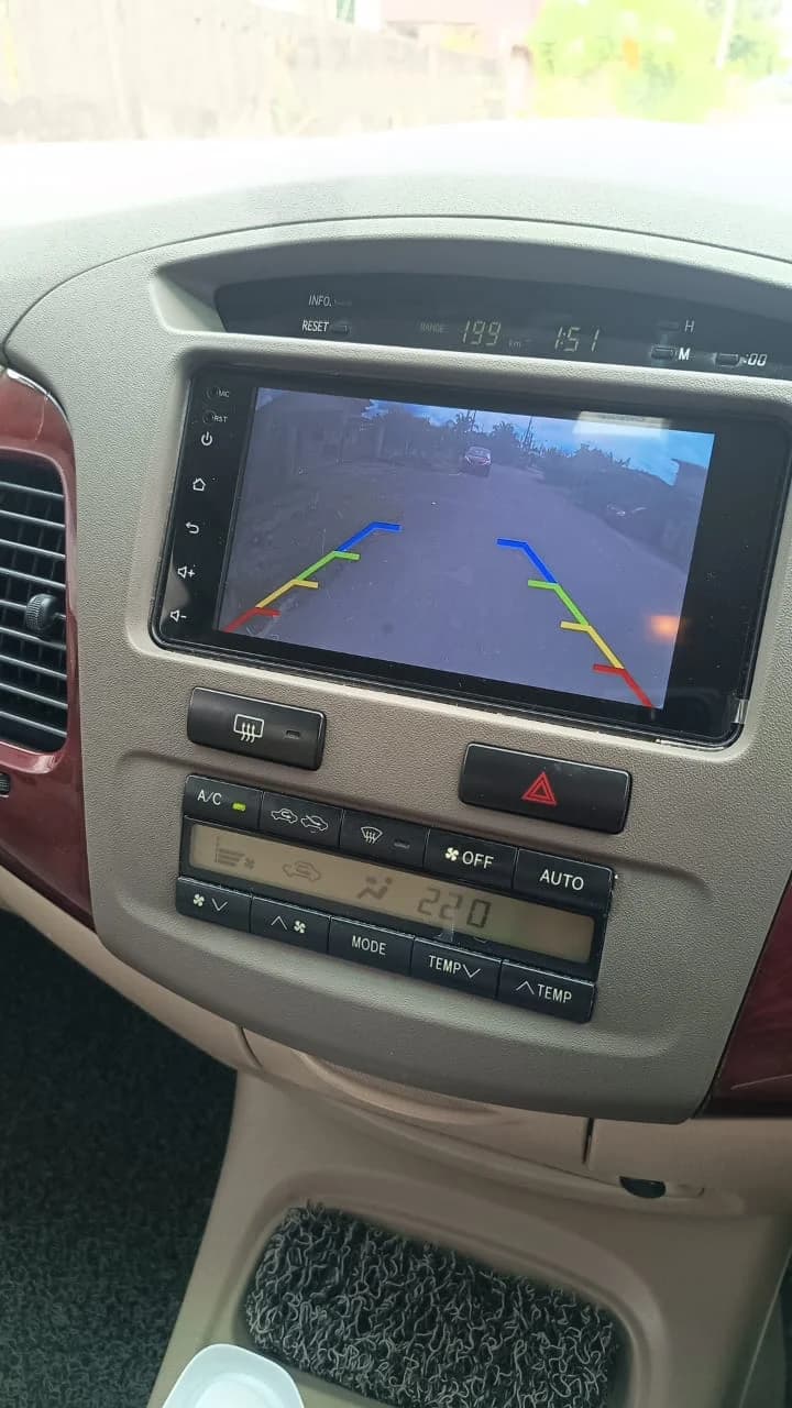 Toyota Innova - Image 9