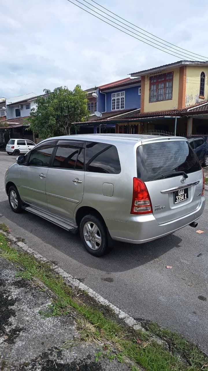 Toyota Innova - Image 8