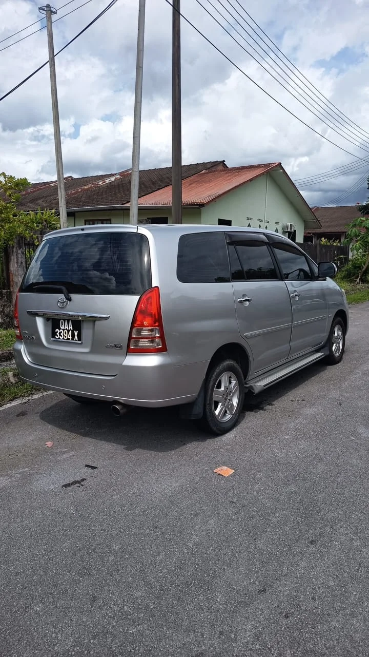 Toyota Innova thumbnail 4